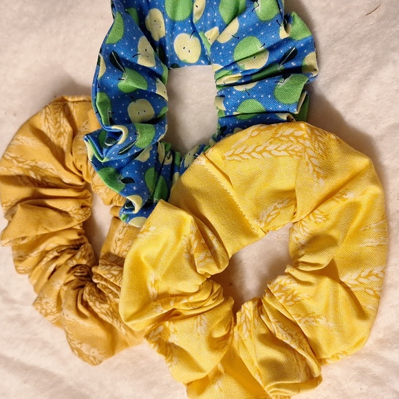 Colorful Scrunchie Set - Picture 1 of 1